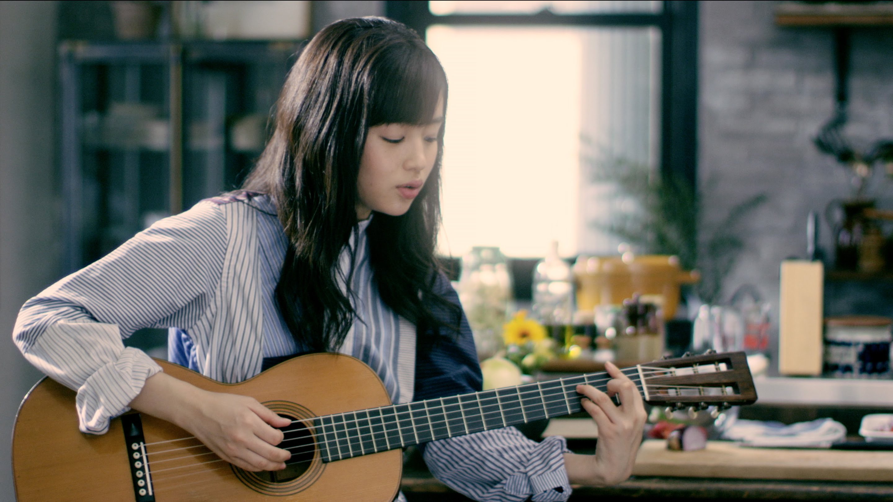 ギター系女性シンガーソングライター９選 アコギ片手にリスナーを魅了する歌手を紹介 Indiesmate